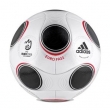 Fotbalov� m��